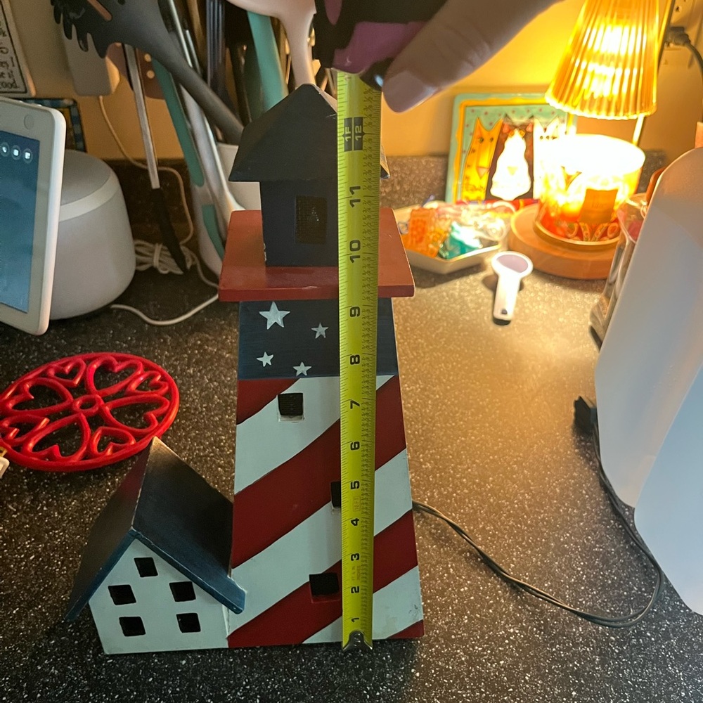 Rustic Americana Lighthouse Decor - Picture 7 of 8